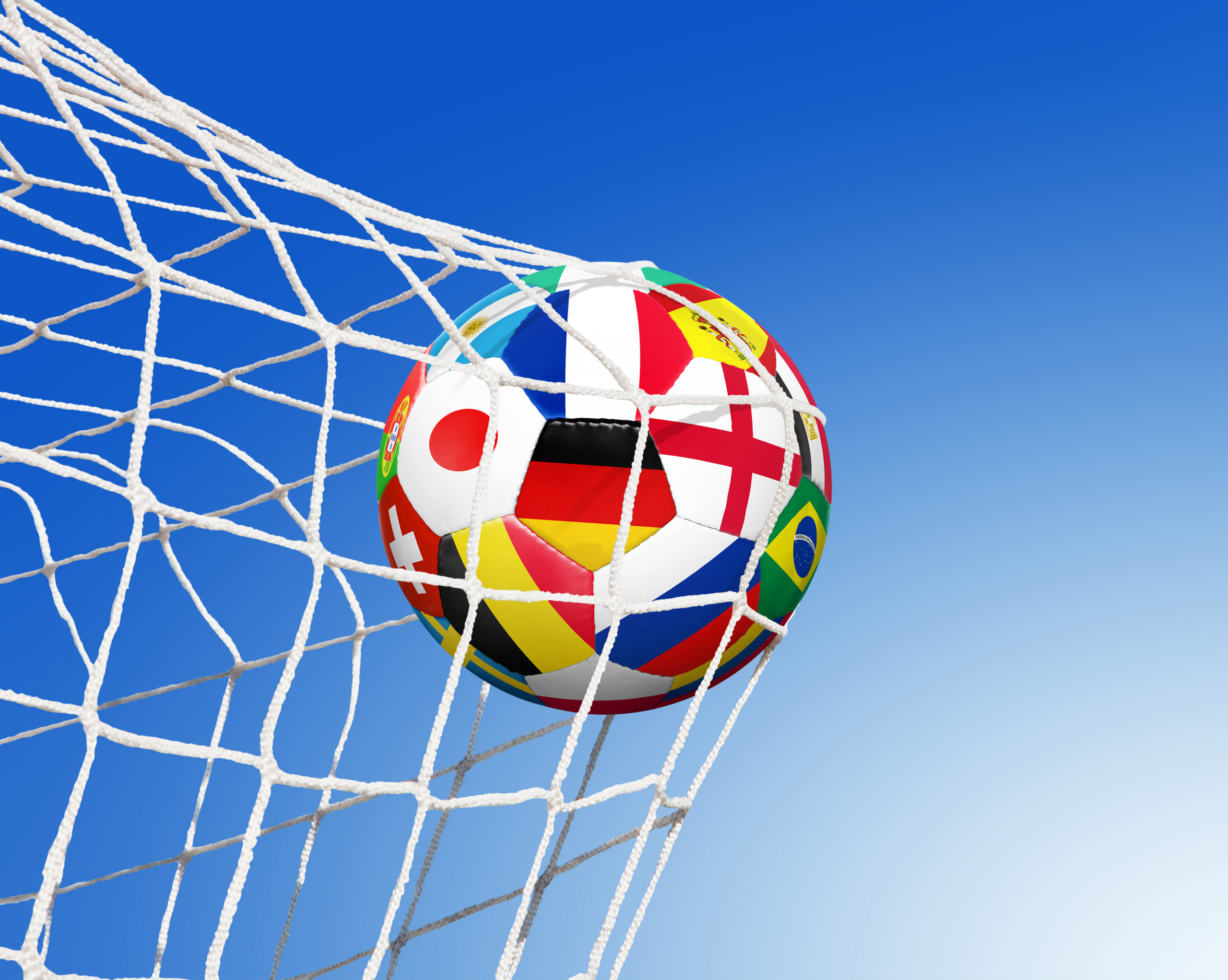 Palla-calcio-in-rete